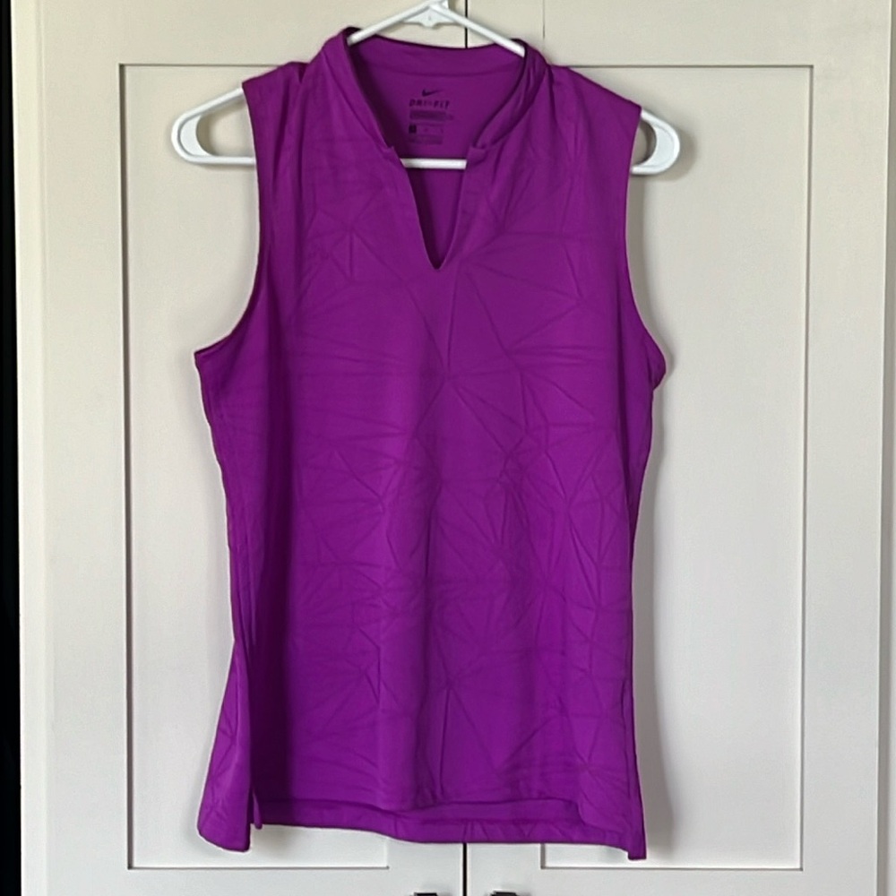 Women’s Nike Golf top, size med